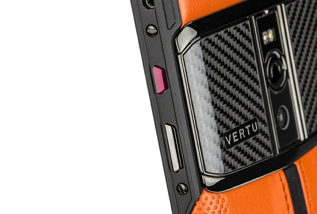 Vertu представила обновленную версию самого мощного смартфона (фото)
