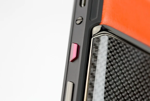 Vertu представила обновленную версию самого мощного смартфона (фото)