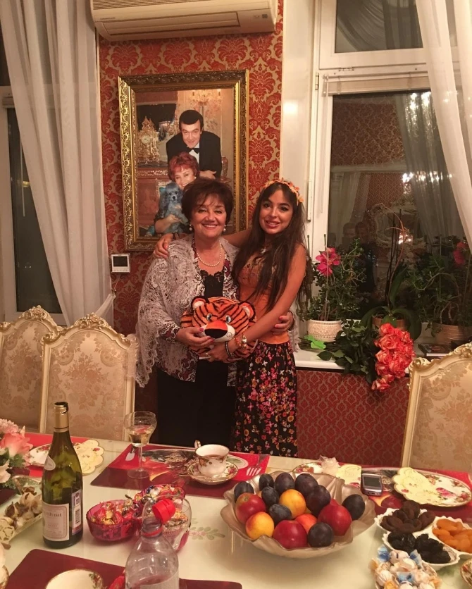 Лейла Алиева в гостях у супруги Муслима Магомаева (фото)