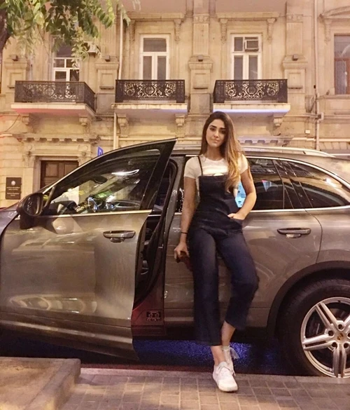 Дорогие автомобили азербайджанских знаменитостей (фото)