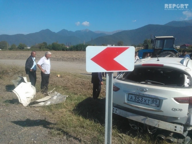 В Азербайджане автомобиль владельца дома торжеств перевернулся несколько раз (фото)