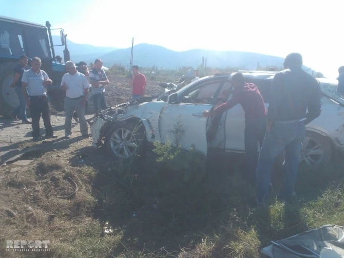 В Азербайджане автомобиль владельца дома торжеств перевернулся несколько раз (фото)