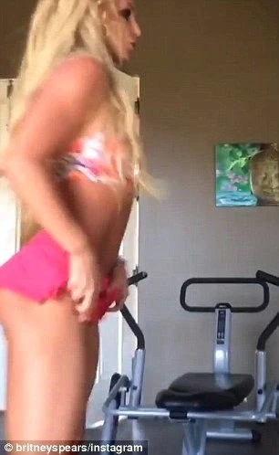 Britniey Spears keçmişə döndüyünü belə sübut etdi - FOTO
