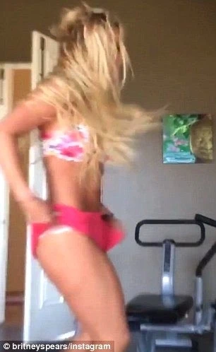 Britniey Spears keçmişə döndüyünü belə sübut etdi - FOTO
