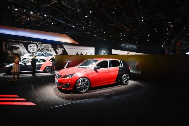 Renaultdan qeyri-adi avtomobil – FOTO