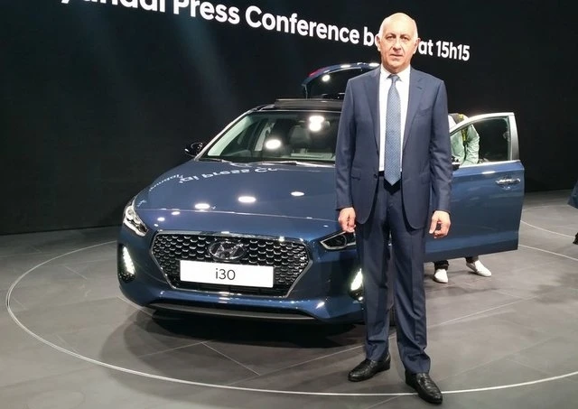 Renaultdan qeyri-adi avtomobil – FOTO