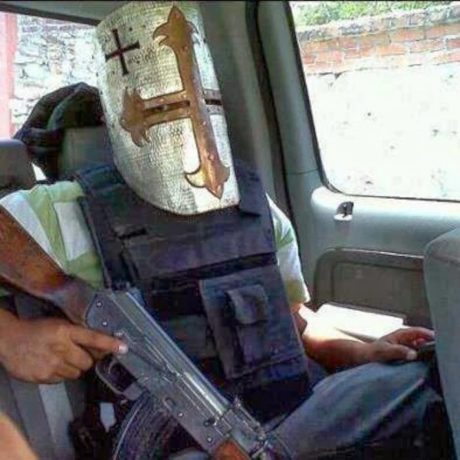 Cinayətkar qruplarda ŞOK QAYDA: Dəstəyə qoşulmaq istəyən uşaq... FOTOLAR