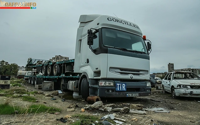 В Баку более 700 автомобилей брошены на штрафстоянке (фото)