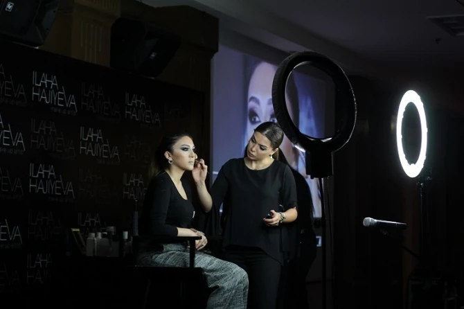 Известный визажист Илаха Гаджиева провела make-up-семинар в Баку (видео)