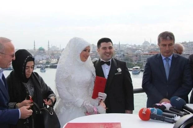 Metroda nikah mərasimi (VİDEO/FOTO)