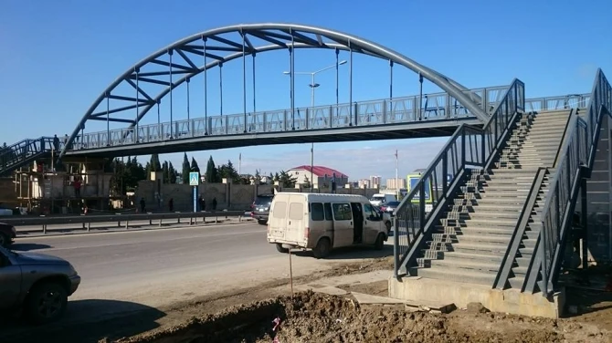 Bakı-Sumqayıt yolunda tikilən yeni keçid (FOTO)