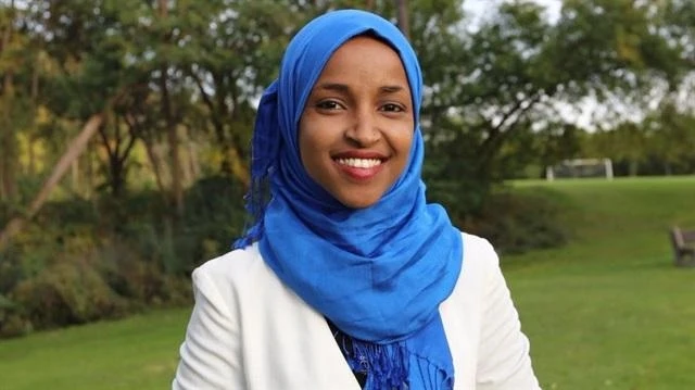 ABŞ tarixində ilk hicablı vəkil (FOTO)