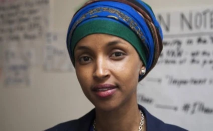 ABŞ tarixində ilk hicablı vəkil (FOTO)