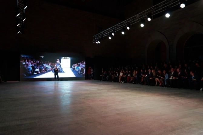 Azerbaijan Fashion Week открылся грандиозным монопоказом (фото)