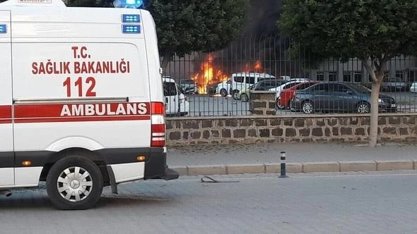 Мощный взрыв в Турции: двое погибших, 17 раненых (видео)