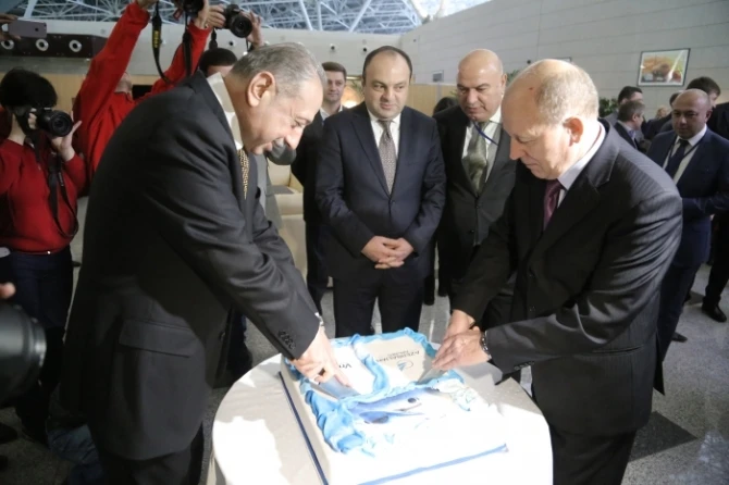 AZALJET увеличивает количество регулярных рейсов в Москву (фото)