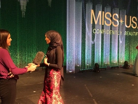 Amerikada gözəllik yarışmasına hicabla qatıldı (FOTO)