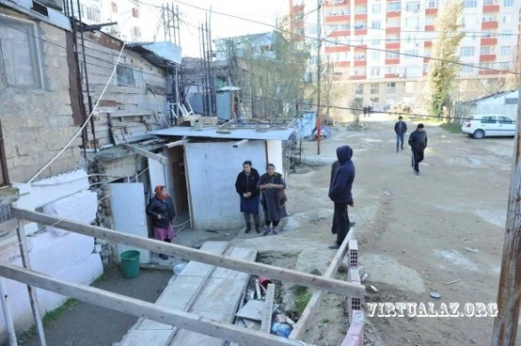 ВИДЕО пожара в Баку, в котором погибла целая семья