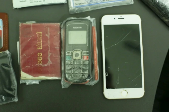 Ərəb şeyxi bahalı telefonunu “Baku Bus”un avtobusunda unutdu (FOTO)