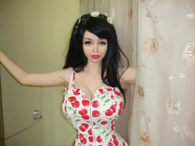 Barbi kuklasının oxşarı olsa da, canlıdır (FOTO)