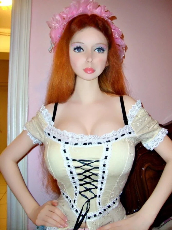 Barbi kuklasının oxşarı olsa da, canlıdır (FOTO)