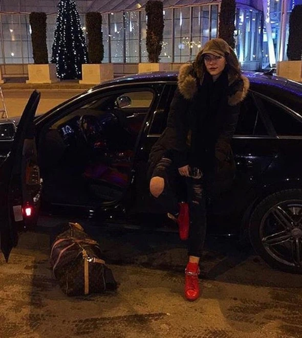 Varlı qızların “İnstagram” paylaşımları (FOTO)