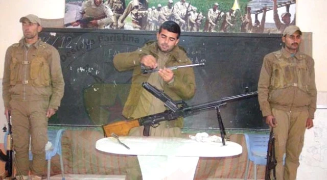 ABŞ əsgərlərinin terrorçulara təlim keçdiyi şok görüntülər ortaya çıxdı (VİDEO)