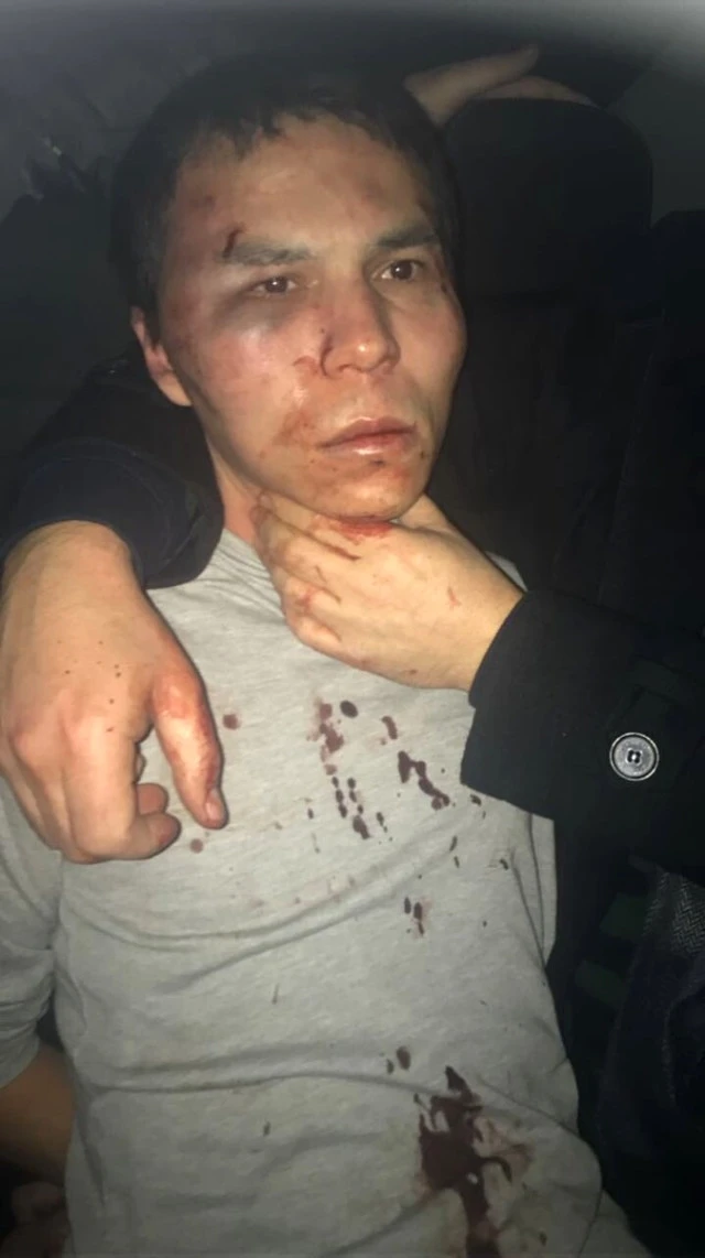 Момент ареста террориста, расстрелявшего десятки человек в Турции (фото, видео)
