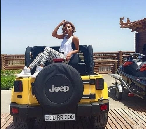 Дорогие автомобили азербайджанских знаменитостей (фото)