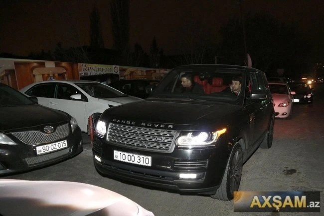 Дорогие автомобили азербайджанских знаменитостей (фото)