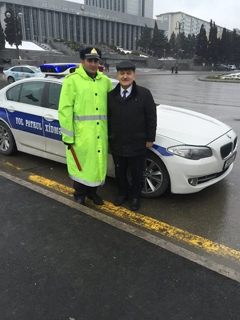 Yola duz səpən yol polisi haqda yeni xəbər (VİDEO, FOTO)