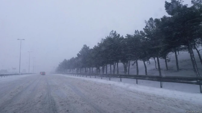 Движение на дороге Баку-Сумгайыт парализовано (видео)