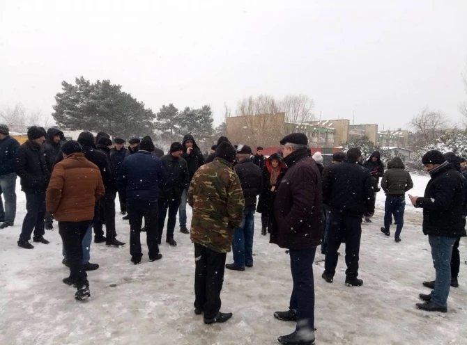 В Баку между беженцами и сотрудниками 