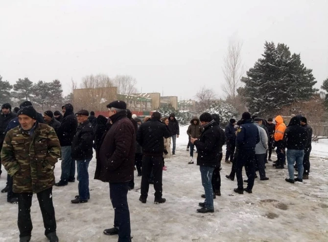 В Баку между беженцами и сотрудниками 