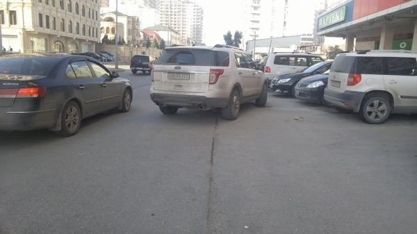 Jurnalist Nadir Qafarzadəni ifşa edib, şəkillərini yaydı - FOTO