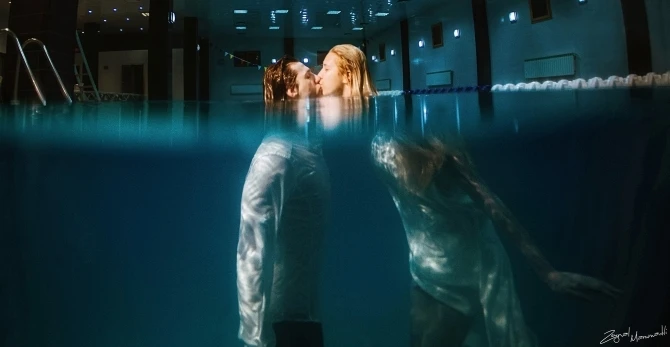 История любви молодой пары под водой в Баку (фото)