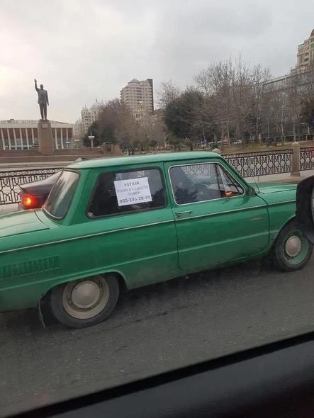 Bakıda unikal barter: “Zaporojets”i “”Iphone”a dəyişir (FOTO)