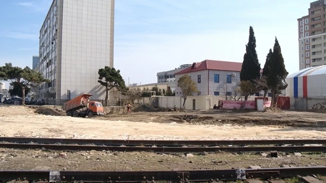 В центре Баку строится новая дорога (видео)