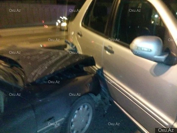 В Баку столкнулись 9 автомобилей (фото)