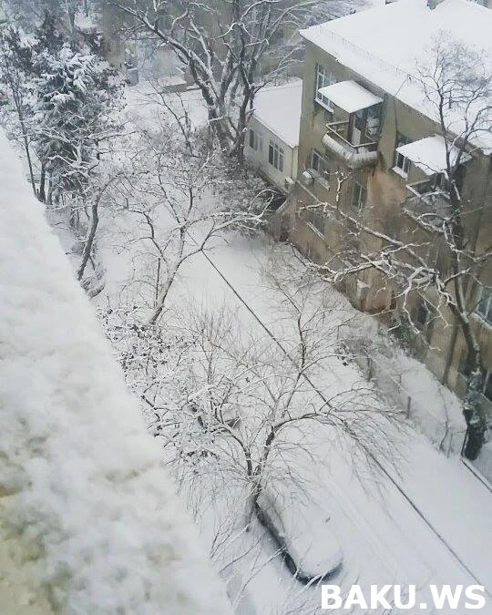 Qarlı Bakıdan möhtəşəm mənzərə (VİDEO, FOTO)
