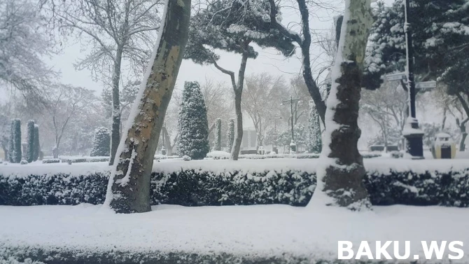 Qarlı Bakıdan möhtəşəm mənzərə (VİDEO, FOTO)