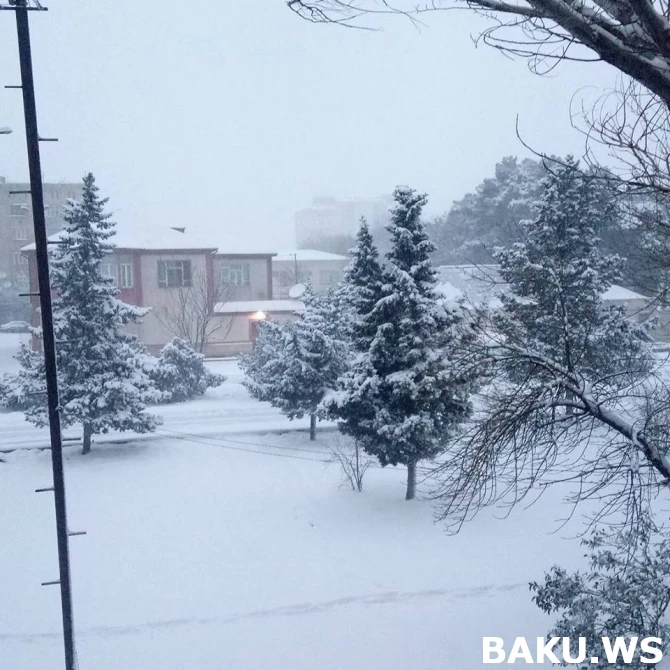 Qarlı Bakıdan möhtəşəm mənzərə (VİDEO, FOTO)