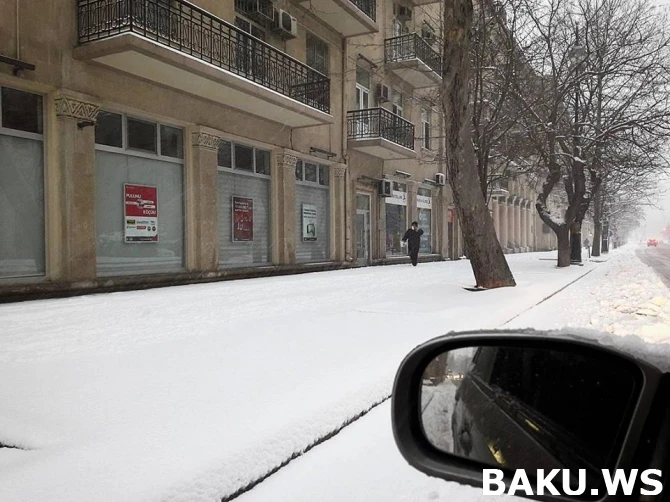 Qarlı Bakıdan möhtəşəm mənzərə (VİDEO, FOTO)