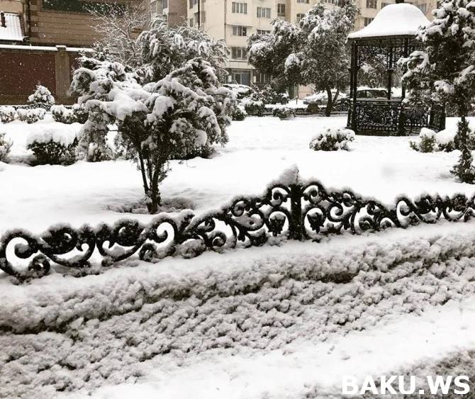Qarlı Bakıdan möhtəşəm mənzərə (VİDEO, FOTO)