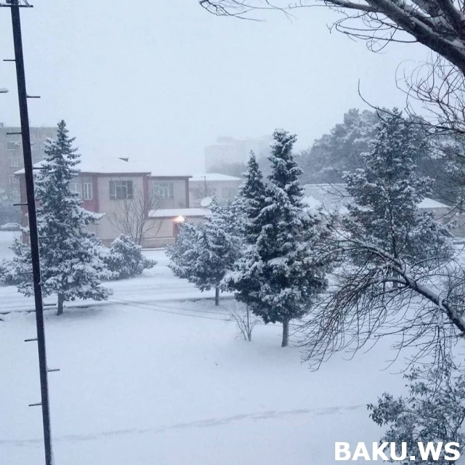 Баку оделся в белый наряд (фото, видео)