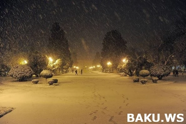 Баку оделся в белый наряд (фото, видео)