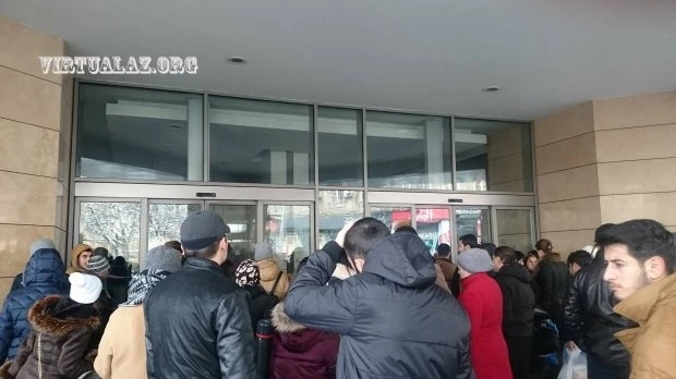 В Баку закрылся 28 Mall (фото)