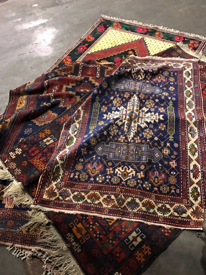 Ölkədən samovar çıxarmaq istəyən tutuldu (FOTO)