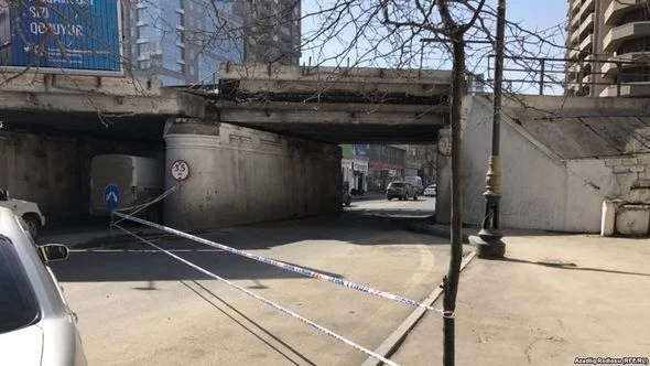 Большая опасность в центре Баку - мост под угрозой обрушения (фото)