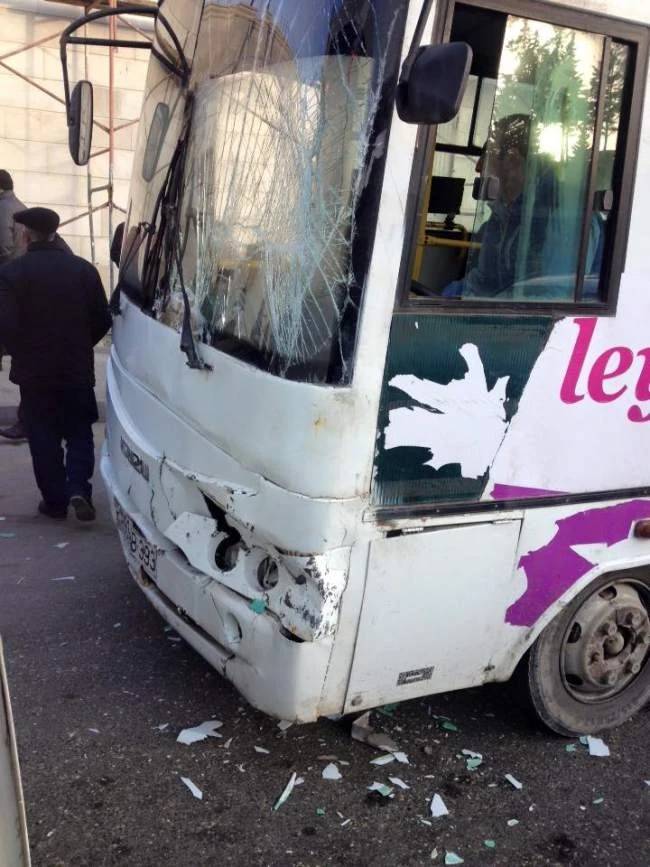 Bakıda avtobus qəzası (FOTO)